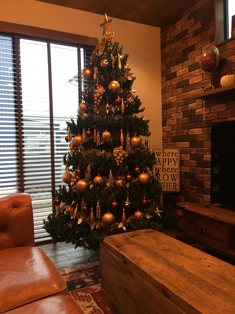 ４時間もかかるクリスマスツリー 岩野 スタッフブログ 新潟の注文住宅 デザイン住宅 新築の住まい ディテールホーム