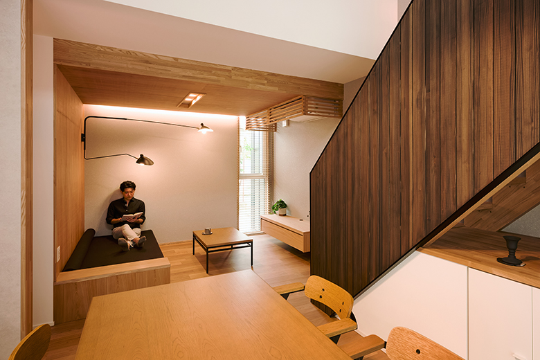 上越市｜吹抜けと意匠階段を中心に集いつながる住まい｜完成見学会【予約制】