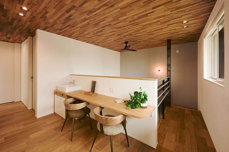 上越市｜吹抜けと意匠階段を中心に集いつながる住まい｜完成見学会【予約制】