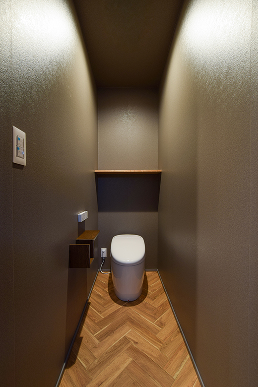 柏崎市｜ブラックチェリー×グレーが織りなす、上質であたたかな住まい｜完成見学会【予約制】