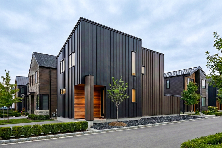 新潟市江南区｜1.5階の高天井とカーテンレスのLDKで、海外照明と家具が映える住まい｜完成見学会【予約制】