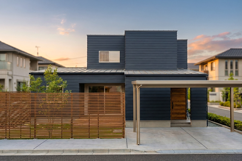 新発田市｜テラスと大空間リビングがつくる、人が集う住まい｜完成見学会【予約制】