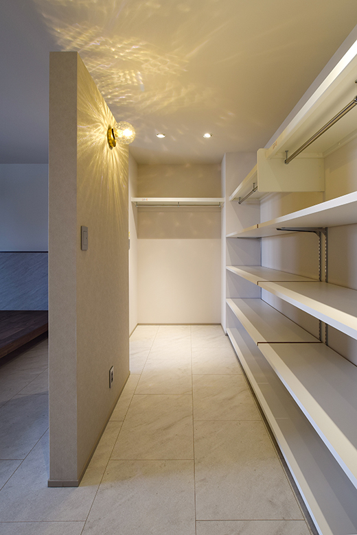 【3/15まで】上越市上中田モデルハウス｜“毎日をたのしむ” 造作階段と吹き抜けが彩るラグジュアリーな住まい【予約制】